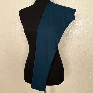 🌞NWT Lularoe peacock blue leggings